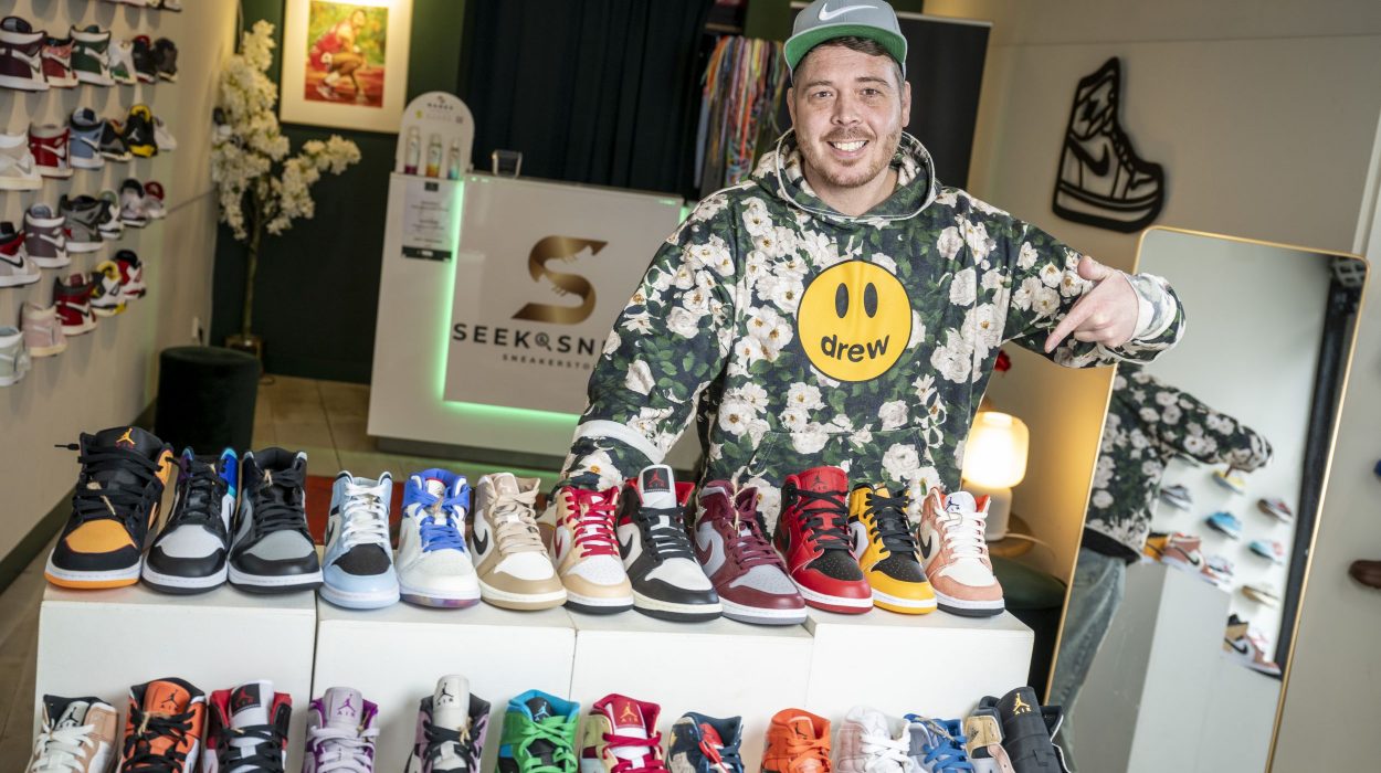 Sneakers